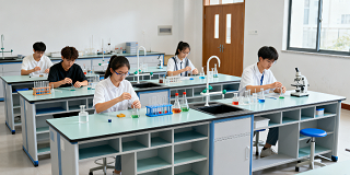 高校实验室家具采购：为什么要优先选专业厂家？