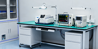 电子实验室家具定制：聚焦防静电与精密仪器适配需求