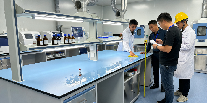 医院实验室家具：防腐蚀与无菌性，厂家如何双重保障？